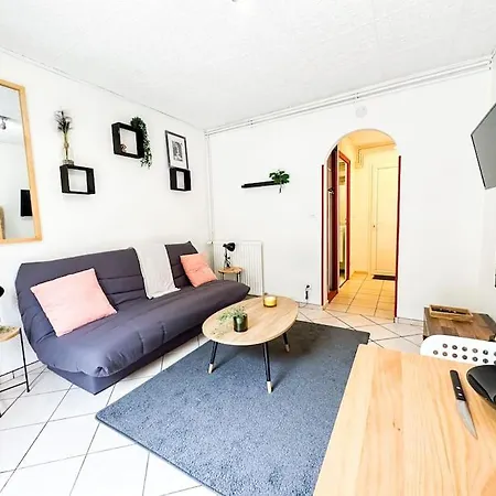 New ! Le Coeur De Ville Avec Terrasse! Parking Guingamp Exterior photo